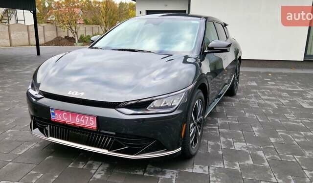 Черный Киа EV6, объемом двигателя 0 л и пробегом 76 тыс. км за 23900 $, фото 24 на Automoto.ua