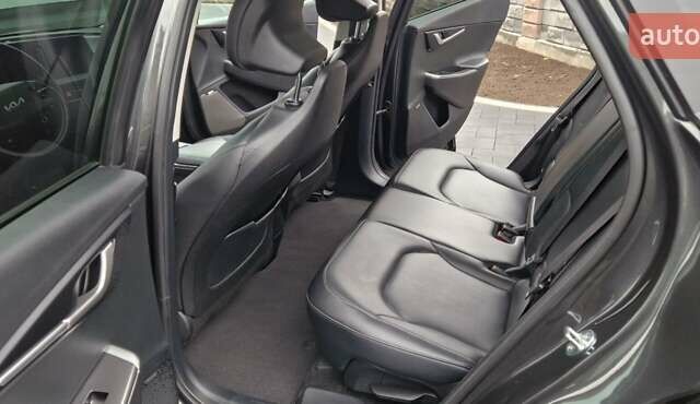 Черный Киа EV6, объемом двигателя 0 л и пробегом 76 тыс. км за 23900 $, фото 56 на Automoto.ua