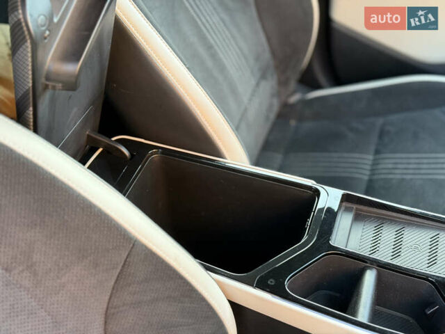 Черный Киа EV6, объемом двигателя 0 л и пробегом 80 тыс. км за 22900 $, фото 59 на Automoto.ua