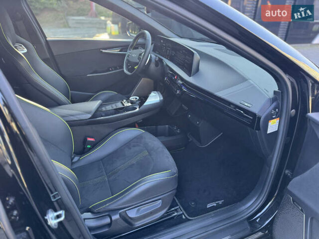 Черный Киа EV6, объемом двигателя 0 л и пробегом 49 тыс. км за 34500 $, фото 54 на Automoto.ua