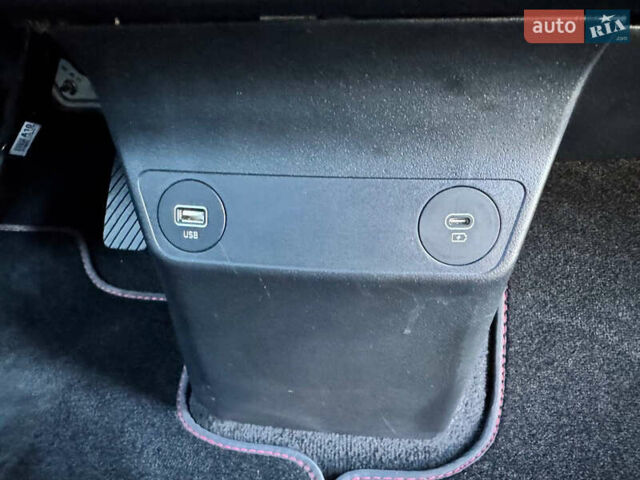 Черный Киа EV6, объемом двигателя 0 л и пробегом 82 тыс. км за 26100 $, фото 20 на Automoto.ua