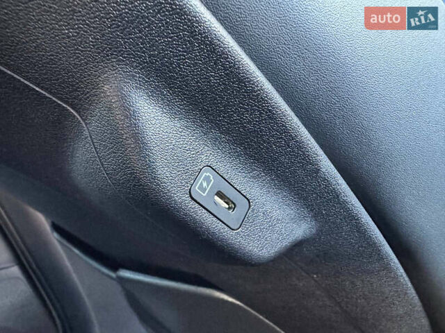 Черный Киа EV6, объемом двигателя 0 л и пробегом 82 тыс. км за 26100 $, фото 14 на Automoto.ua