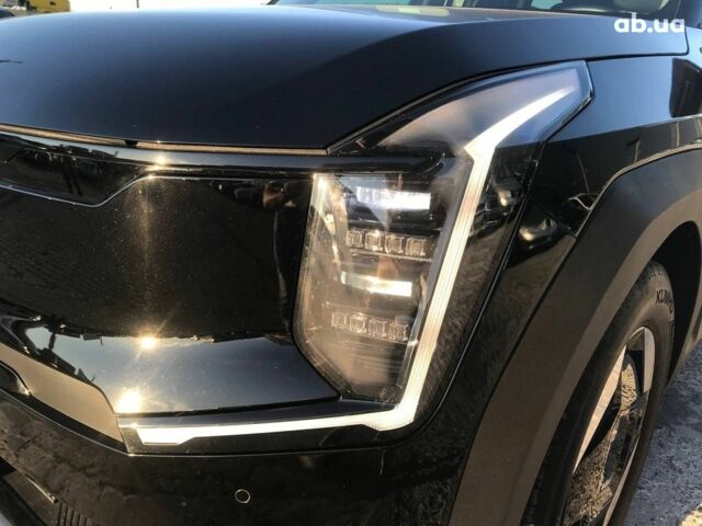 Черный Киа EV6, объемом двигателя 0 л и пробегом 23 тыс. км за 43590 $, фото 6 на Automoto.ua