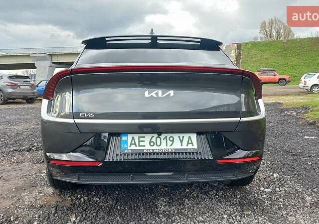 Черный Киа EV6, объемом двигателя 0 л и пробегом 73 тыс. км за 23000 $, фото 4 на Automoto.ua
