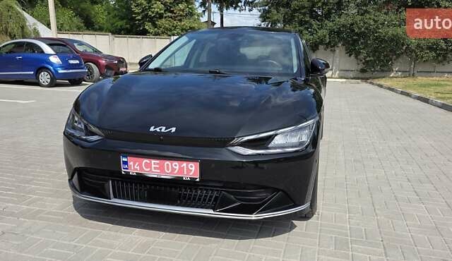 Черный Киа EV6, объемом двигателя 0 л и пробегом 21 тыс. км за 27999 $, фото 5 на Automoto.ua