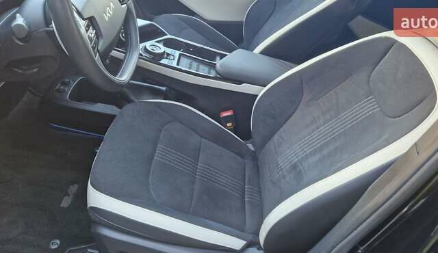 Чорний Кіа EV6, об'ємом двигуна 0 л та пробігом 21 тис. км за 27000 $, фото 10 на Automoto.ua