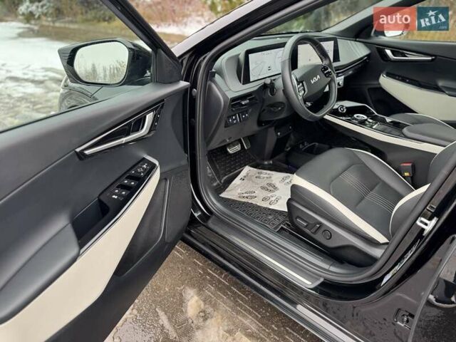 Черный Киа EV6, объемом двигателя 0 л и пробегом 11 тыс. км за 29999 $, фото 15 на Automoto.ua