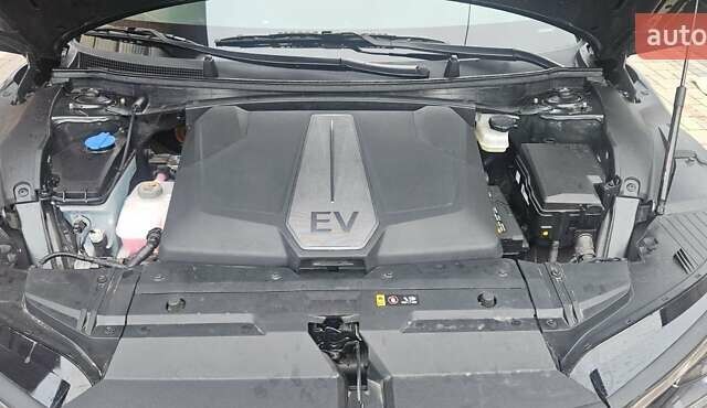 Черный Киа EV6, объемом двигателя 0 л и пробегом 8 тыс. км за 26650 $, фото 12 на Automoto.ua