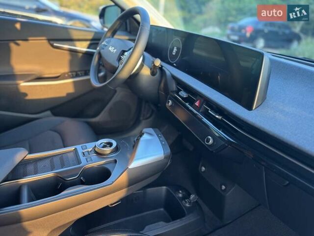 Черный Киа EV6, объемом двигателя 0 л и пробегом 4 тыс. км за 28500 $, фото 18 на Automoto.ua