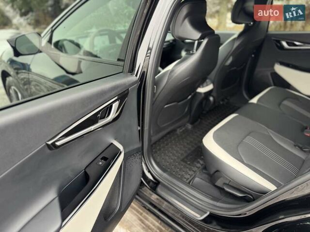 Черный Киа EV6, объемом двигателя 0 л и пробегом 11 тыс. км за 29999 $, фото 17 на Automoto.ua