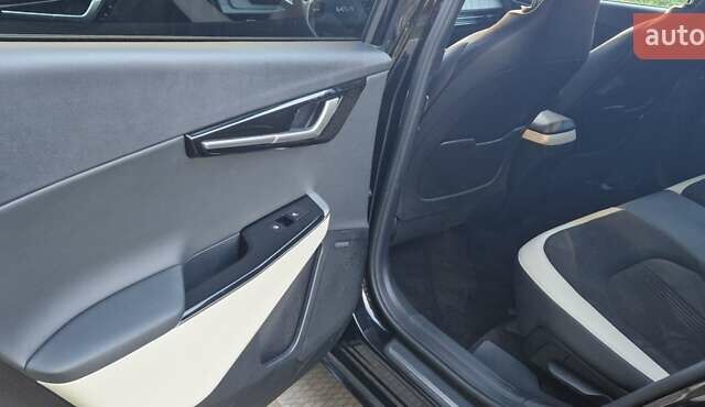 Чорний Кіа EV6, об'ємом двигуна 0 л та пробігом 21 тис. км за 27000 $, фото 13 на Automoto.ua