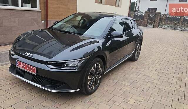 Черный Киа EV6, объемом двигателя 0 л и пробегом 8 тыс. км за 26650 $, фото 1 на Automoto.ua