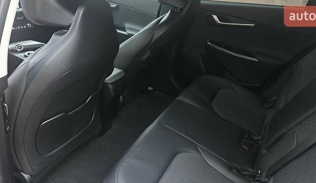 Черный Киа EV6, объемом двигателя 0 л и пробегом 8 тыс. км за 26650 $, фото 10 на Automoto.ua