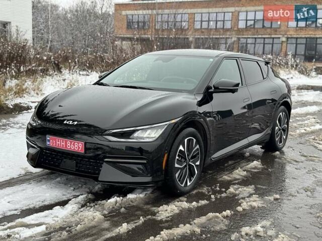 Черный Киа EV6, объемом двигателя 0 л и пробегом 11 тыс. км за 29999 $, фото 2 на Automoto.ua