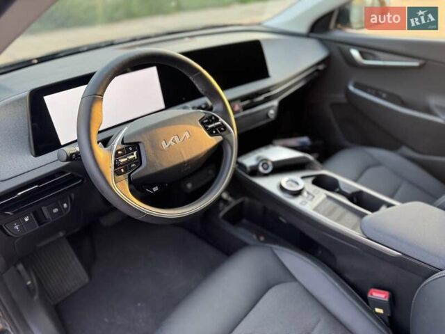 Черный Киа EV6, объемом двигателя 0 л и пробегом 4 тыс. км за 28500 $, фото 12 на Automoto.ua