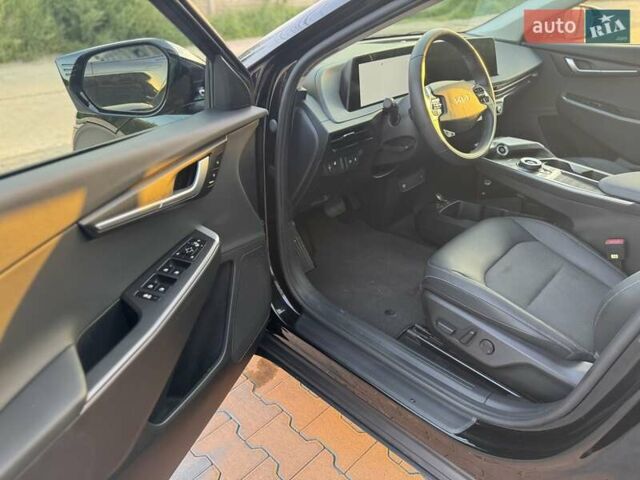 Черный Киа EV6, объемом двигателя 0 л и пробегом 4 тыс. км за 28500 $, фото 10 на Automoto.ua