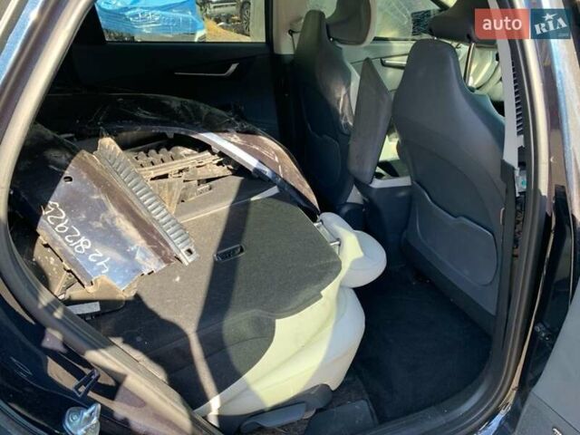 Черный Киа EV6, объемом двигателя 0 л и пробегом 45 тыс. км за 8200 $, фото 16 на Automoto.ua