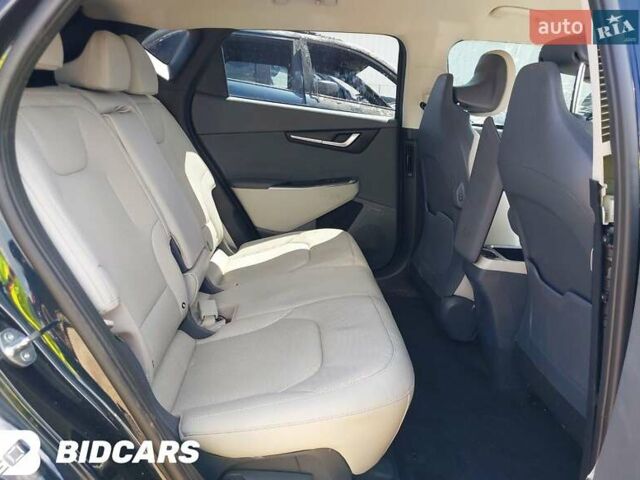 Черный Киа EV6, объемом двигателя 0 л и пробегом 45 тыс. км за 8200 $, фото 3 на Automoto.ua