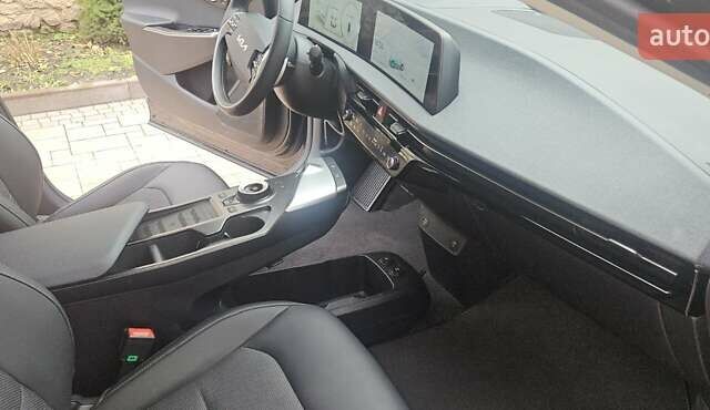 Черный Киа EV6, объемом двигателя 0 л и пробегом 8 тыс. км за 26650 $, фото 9 на Automoto.ua