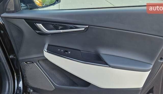 Чорний Кіа EV6, об'ємом двигуна 0 л та пробігом 21 тис. км за 27000 $, фото 22 на Automoto.ua