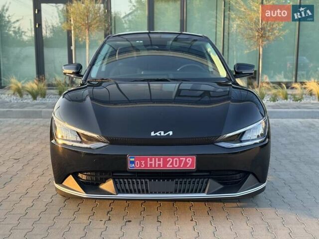 Черный Киа EV6, объемом двигателя 0 л и пробегом 4 тыс. км за 28500 $, фото 1 на Automoto.ua