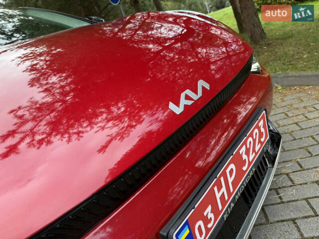 Красный Киа EV6, объемом двигателя 0 л и пробегом 52 тыс. км за 25500 $, фото 5 на Automoto.ua