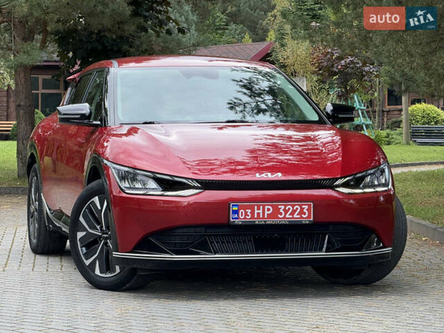 Красный Киа EV6, объемом двигателя 0 л и пробегом 52 тыс. км за 25500 $, фото 1 на Automoto.ua