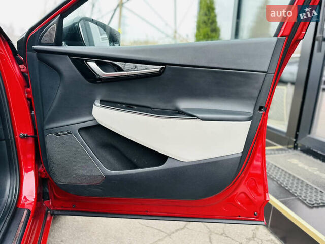 Красный Киа EV6, объемом двигателя 0 л и пробегом 44 тыс. км за 24500 $, фото 26 на Automoto.ua