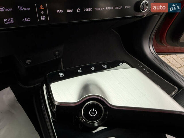 Красный Киа EV6, объемом двигателя 0 л и пробегом 52 тыс. км за 25500 $, фото 40 на Automoto.ua