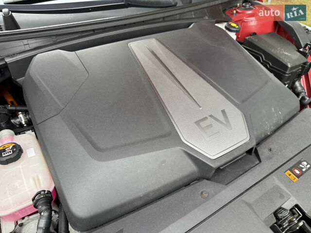 Красный Киа EV6, объемом двигателя 0 л и пробегом 52 тыс. км за 25500 $, фото 69 на Automoto.ua