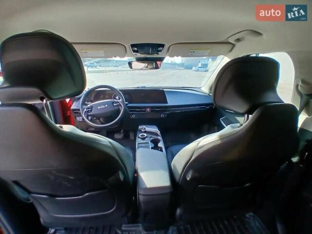 Красный Киа EV6, объемом двигателя 0 л и пробегом 38 тыс. км за 27000 $, фото 4 на Automoto.ua