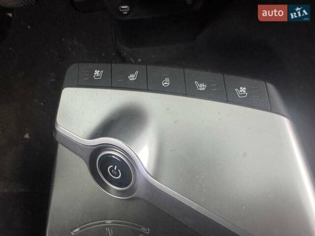 Красный Киа EV6, объемом двигателя 0 л и пробегом 32 тыс. км за 17500 $, фото 14 на Automoto.ua