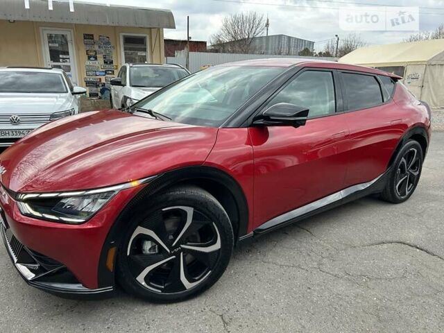 Красный Киа EV6, объемом двигателя 0 л и пробегом 27 тыс. км за 27999 $, фото 6 на Automoto.ua
