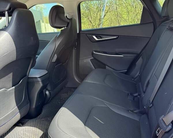 Красный Киа EV6, объемом двигателя 0 л и пробегом 78 тыс. км за 23000 $, фото 8 на Automoto.ua