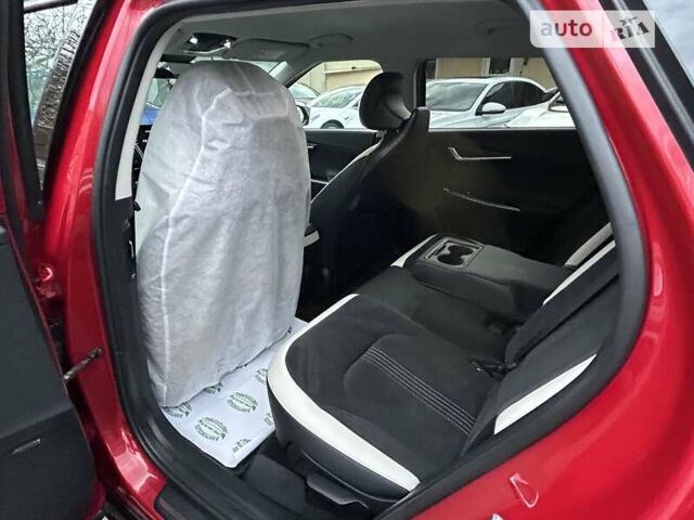 Красный Киа EV6, объемом двигателя 0 л и пробегом 27 тыс. км за 27999 $, фото 33 на Automoto.ua