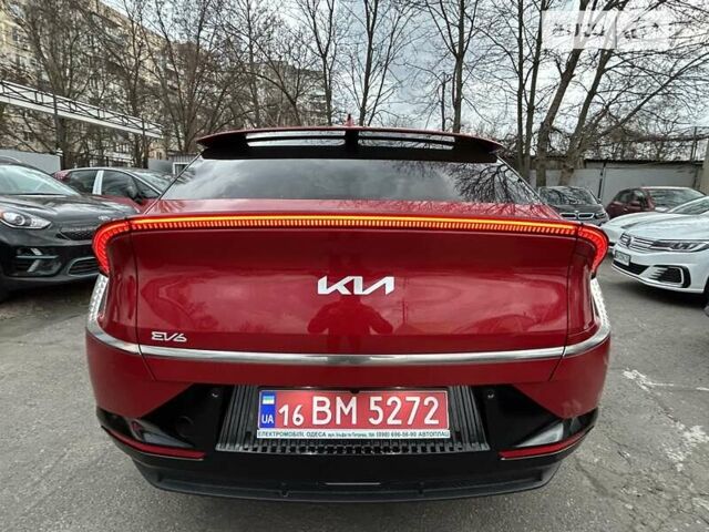 Красный Киа EV6, объемом двигателя 0 л и пробегом 27 тыс. км за 27999 $, фото 8 на Automoto.ua