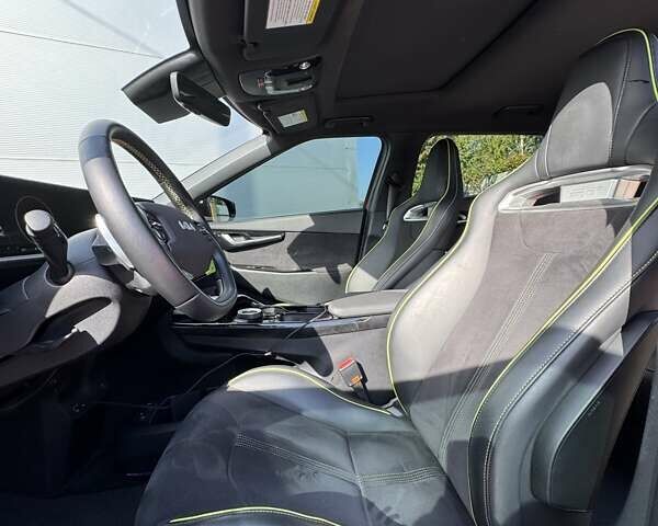 Червоний Кіа EV6, об'ємом двигуна 0 л та пробігом 62 тис. км за 36900 $, фото 23 на Automoto.ua