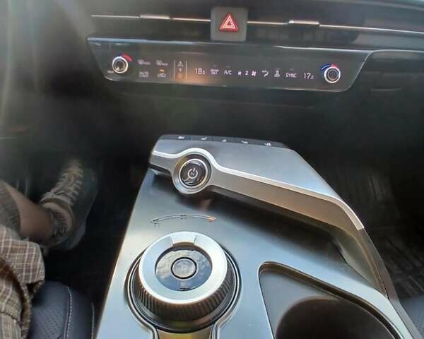 Красный Киа EV6, объемом двигателя 0 л и пробегом 38 тыс. км за 27000 $, фото 6 на Automoto.ua