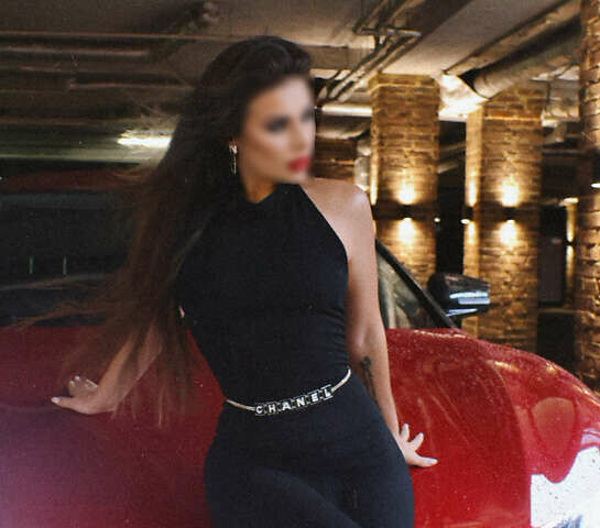 Красный Киа EV6, объемом двигателя 0 л и пробегом 83 тыс. км за 18000 $, фото 3 на Automoto.ua