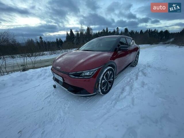 Красный Киа EV6, объемом двигателя 0 л и пробегом 22 тыс. км за 30500 $, фото 3 на Automoto.ua