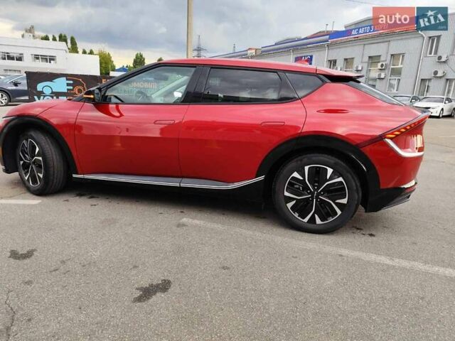 Красный Киа EV6, объемом двигателя 0 л и пробегом 57 тыс. км за 26999 $, фото 3 на Automoto.ua
