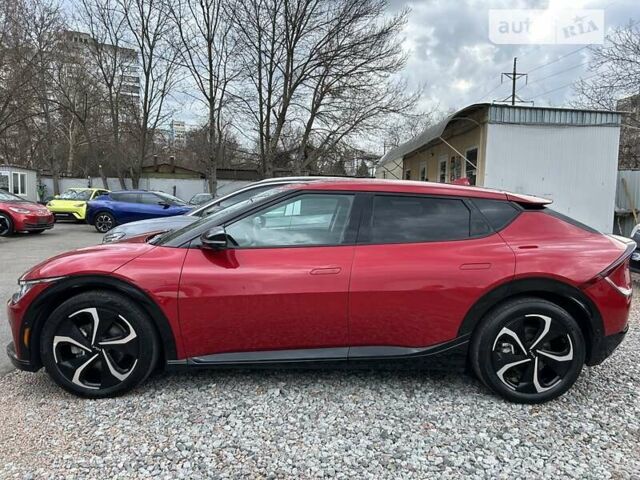 Красный Киа EV6, объемом двигателя 0 л и пробегом 27 тыс. км за 27999 $, фото 2 на Automoto.ua