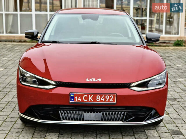 Червоний Кіа EV6, об'ємом двигуна 0 л та пробігом 53 тис. км за 24700 $, фото 6 на Automoto.ua