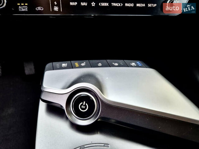 Червоний Кіа EV6, об'ємом двигуна 0 л та пробігом 53 тис. км за 24700 $, фото 69 на Automoto.ua