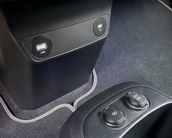 Красный Киа EV6, объемом двигателя 0 л и пробегом 77 тыс. км за 29300 $, фото 37 на Automoto.ua