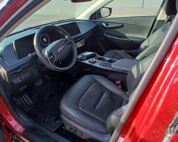 Красный Киа EV6, объемом двигателя 0 л и пробегом 38 тыс. км за 27000 $, фото 3 на Automoto.ua