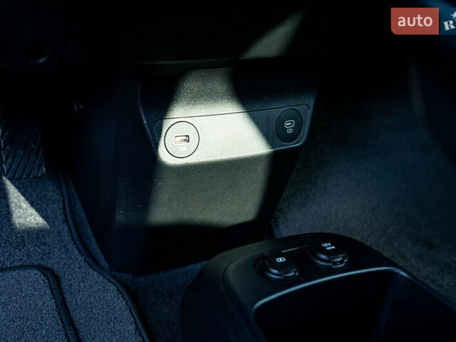 Красный Киа EV6, объемом двигателя 0 л и пробегом 103 тыс. км за 24500 $, фото 34 на Automoto.ua