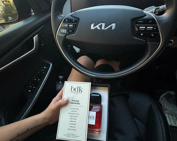 Красный Киа EV6, объемом двигателя 0 л и пробегом 83 тыс. км за 18000 $, фото 5 на Automoto.ua