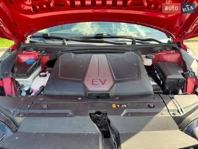 Красный Киа EV6, объемом двигателя 0 л и пробегом 78 тыс. км за 23000 $, фото 1 на Automoto.ua