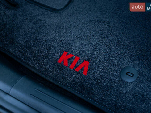 Красный Киа EV6, объемом двигателя 0 л и пробегом 103 тыс. км за 24500 $, фото 25 на Automoto.ua